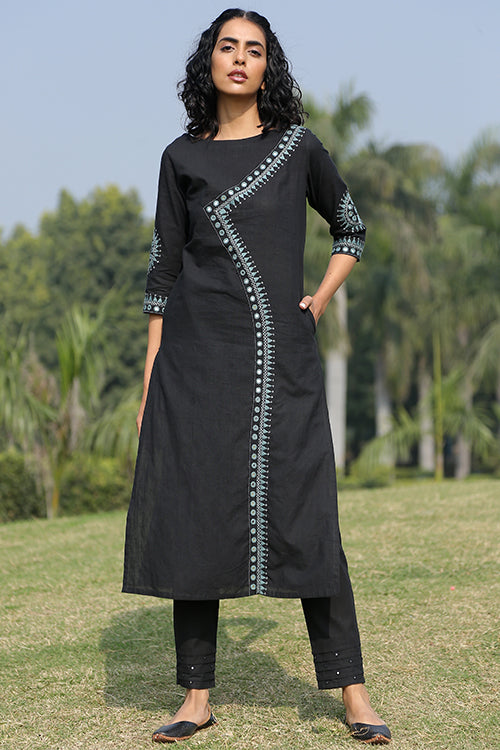 Okhai 'Prairie' Mirror Work Cotton Ajrakh Dress – Okhaistore | Cotton kurti  designs, Simple kurti designs, Indian fashion dresses